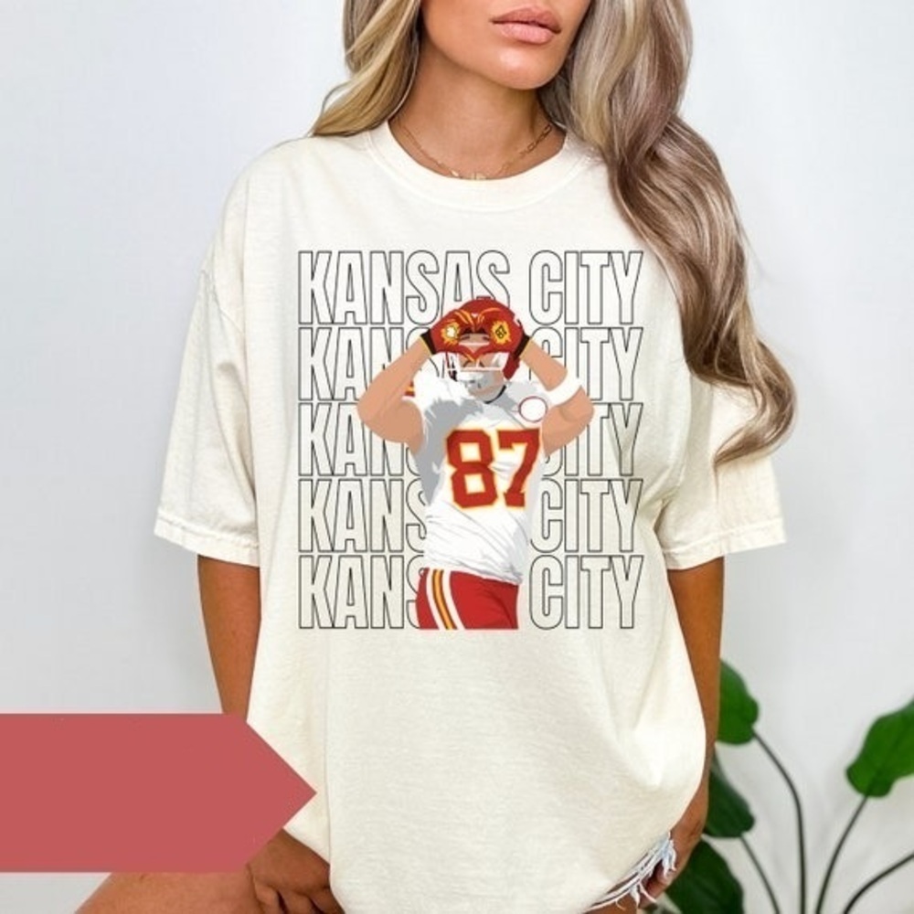 Adult Comfort Colors Tee Travis Heart Hands 87